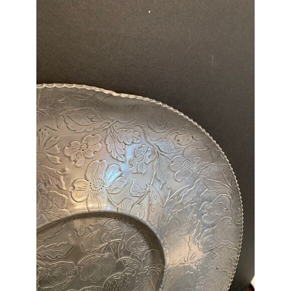 Vintage Handfinished Aluminum Tray Round 15.5 Inches Platter Floral - Picture 5 of 9
